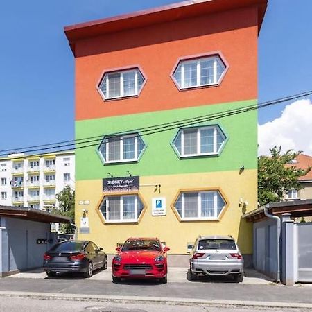 Cozy Apartment Near Hockey & Football Arena Μπρατισλάβα Εξωτερικό φωτογραφία