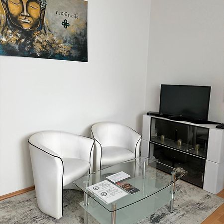 Cozy Apartment Near Hockey & Football Arena Μπρατισλάβα Εξωτερικό φωτογραφία