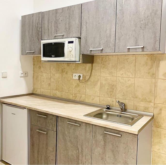 Cozy Apartment Near Hockey & Football Arena Μπρατισλάβα Εξωτερικό φωτογραφία